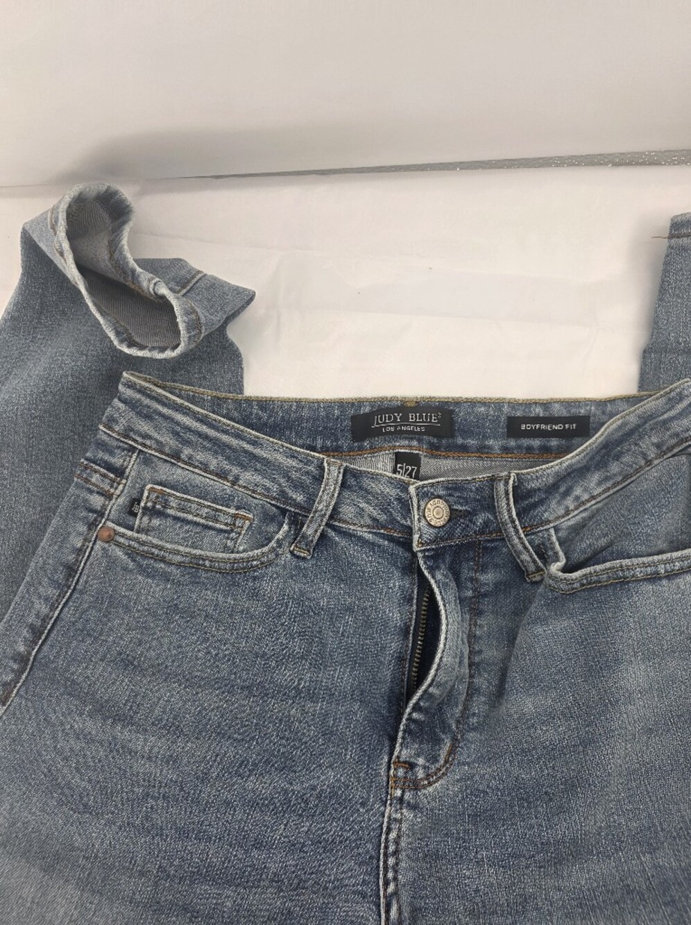 Judy Blue Relaxed Boyfriend Jeans in Light-Medium Blue Wash 5/27  30 Inseam High